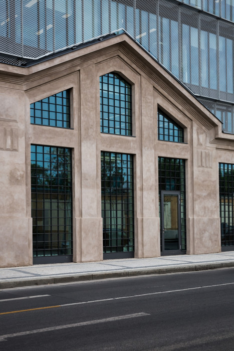 FIVE, QARTA architektura.