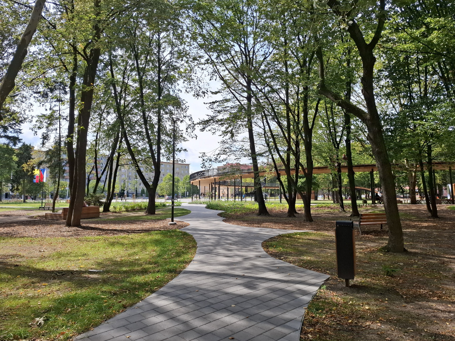 Dominantou parku v Ostravě-Porubě se stala prstencová terasa.