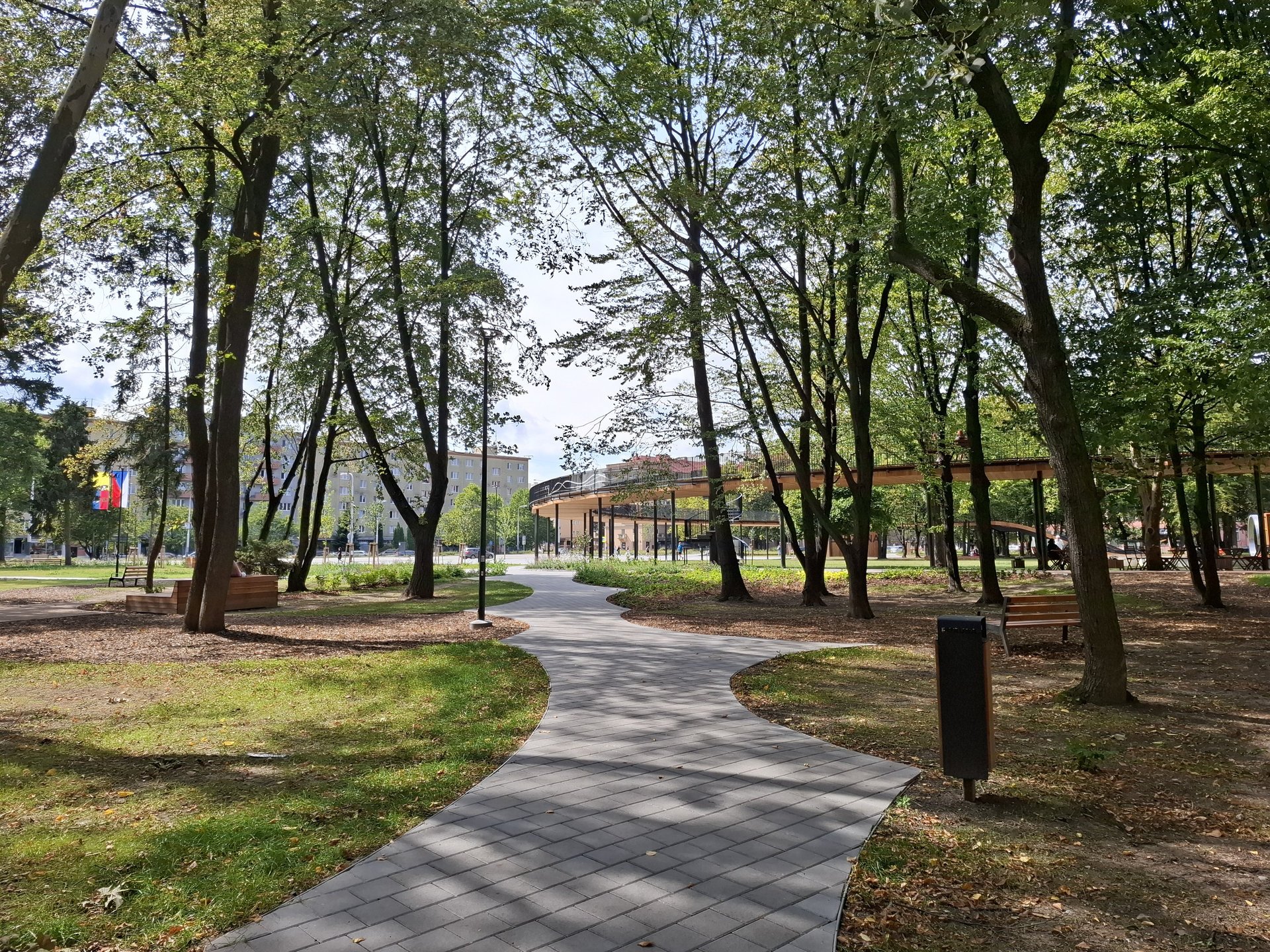 Dominantou parku v Ostravě-Porubě se stala prstencová terasa.