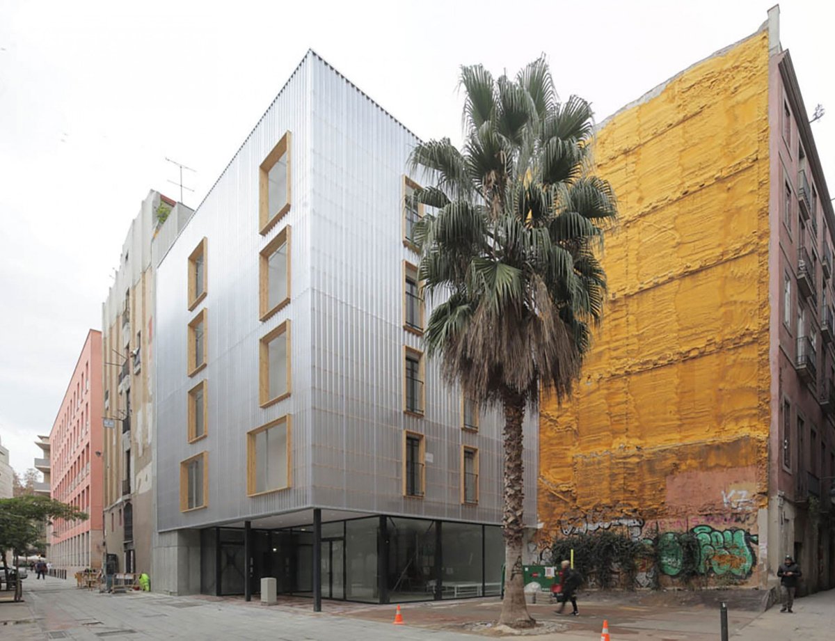 Dočasný bytový dům v Barceloně, Straddle3 + Eulia Arkitektura + Yaiza Terré