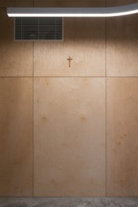 Interiér z překližky (Komunitní centrum v bývalé stodole, studio Raketoplán)