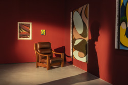 Křeslo z budovy Vodních staveb podle návrhu Zbyňka Hřivnáče.