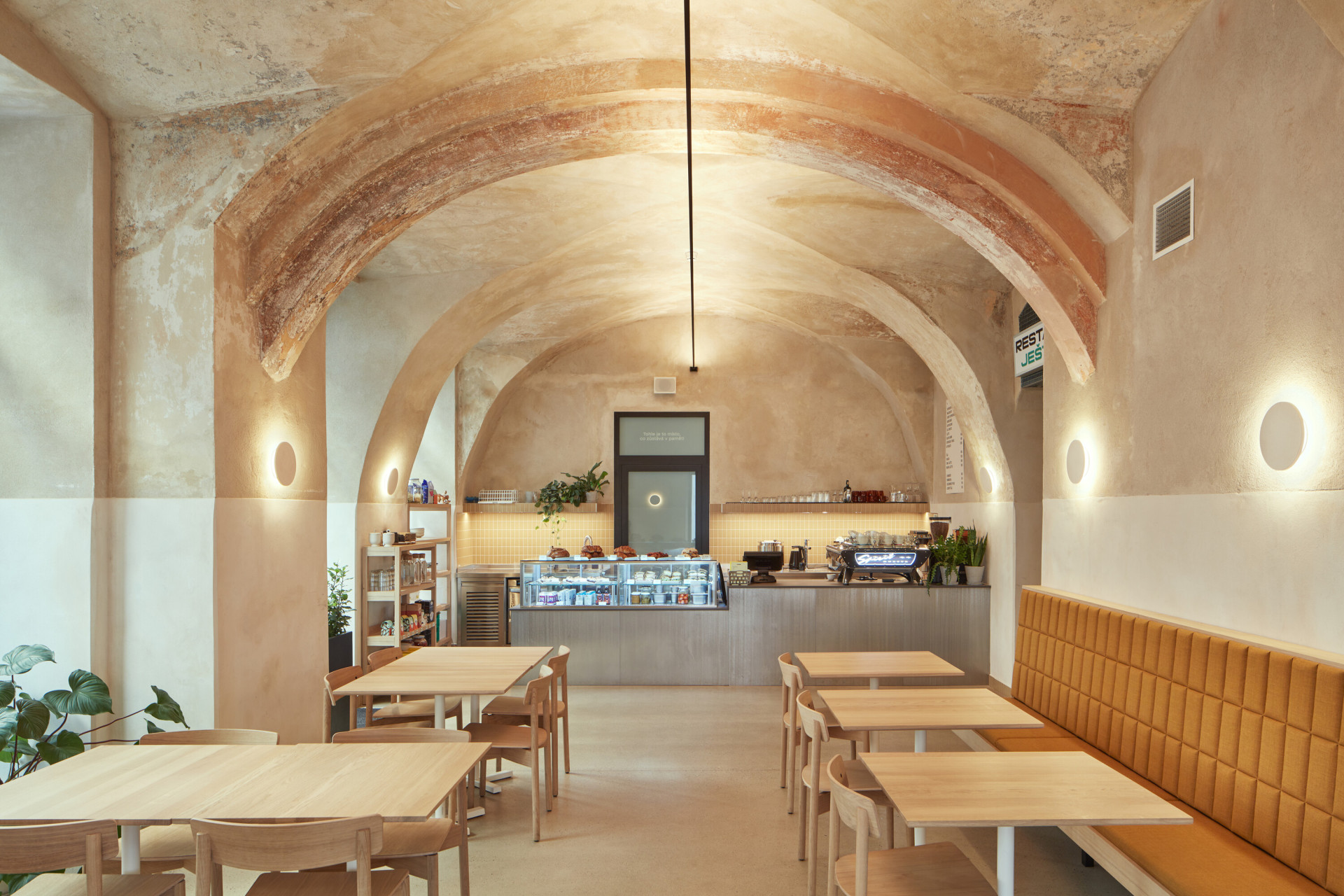 Alma - mnoho chutí gastronomie i interiéru.