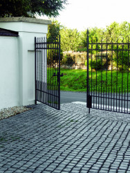 Dlažba KOBE se hodí zejména ke stylovým a historickým objektům, ilustrační fotografie.