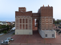 Finalista: Prokš Přikryl architekti - adaptace obilného sila v areálu Automatických mlýnů v Pardubicích