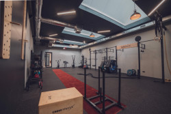 Studio Free Architects zrealizovalo v areálu bývalého brownfieldu ve Velkém Meziříčí fitness a wellness centrum Beauty&Beast.