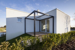 Obydlí v objetí golfu, 3x3,