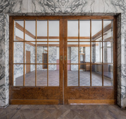 Byt Huga a Heleny Semlerových od Adolfa Loose na Klatovské 19 v Plzni.