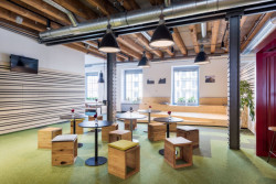 monom, kanceláře firmy Etnetera, foto