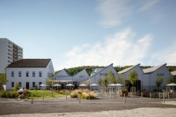 Přestavba Vindyšovy továrny na Ski a Bike Centrum Radotín, VLLNNA + Martin Duba studio/ Ing. arch. Petr Šindelář, Ing. arch. Martin Duba, Ing. arch. Hana Davidová