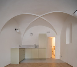 Nebo zaklenutí přízemních prostor hřebíkovými klenbami. (Rekonstrukce Malého Buquoyského Paláce v Praze, Tereza Scheibová)