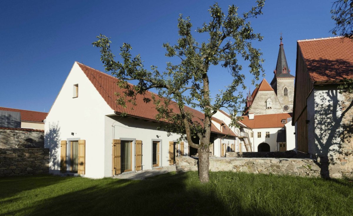 Úprava bývalé fary ve Chvalšinách na zařízení pro  pobyty osob s poruchami autistického spektra, 4DS