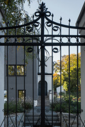 Zrekonstruovaná vila poblíž Prahy od Karnet architekti