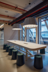 Sídlo Kloboucké lesní od ateliéru Mjölk