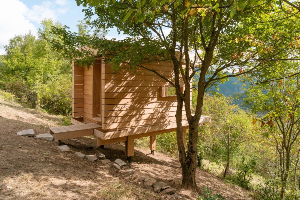 Mladí italští architekti postavili za dva týdny malou stavbu v Apeninách určenou k rozjímání a meditaci