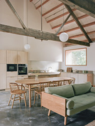 Komunitní centrum s ubytováním Waxall Yard, Clementine Blakemore Architects