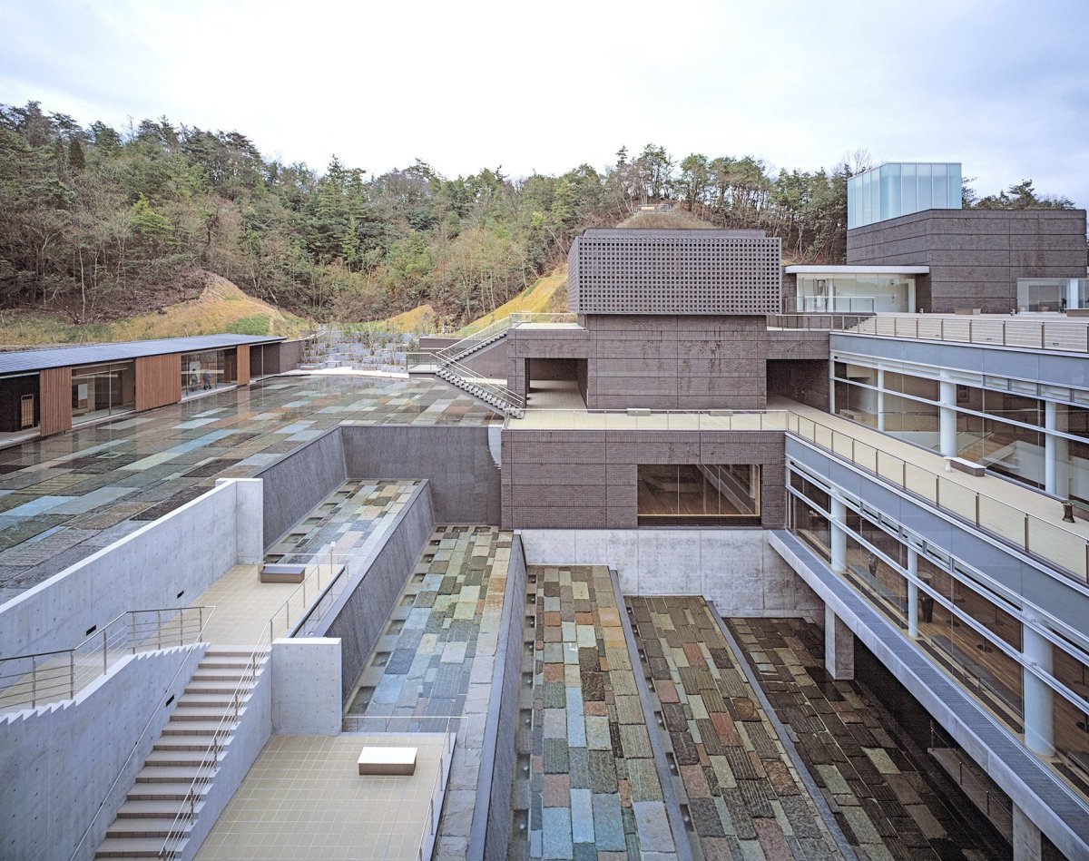 Ceramic Park Mino, Arata Isozaki & Associates, 1996-2002