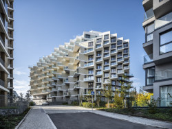 Administrativně-rezidenční komplex Hagibor roste na zanedbaném brownfieldu.