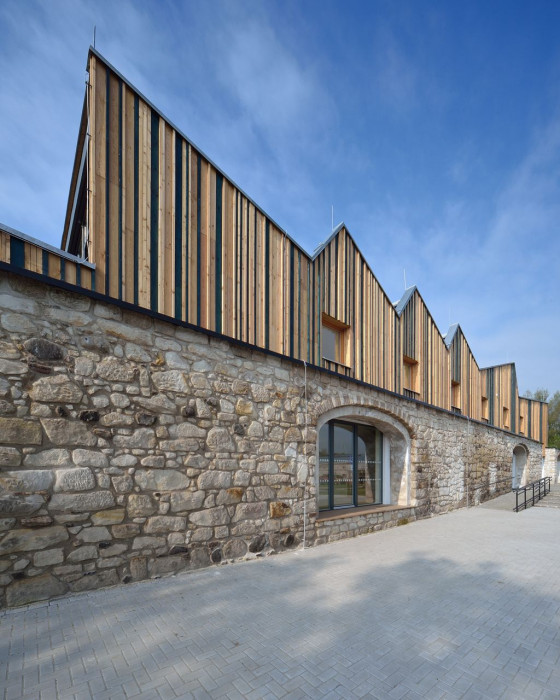 3+1 architekti, Revitalizace hospodářského dvora JACER, školicí středisko – foto