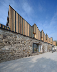 3+1 architekti, Revitalizace hospodářského dvora JACER, školicí středisko – foto