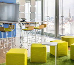 Wiesner-Hager vybavil kanceláře společnosti UNIQA ve Vídni s ohledem na udržitelnost a recyklaci