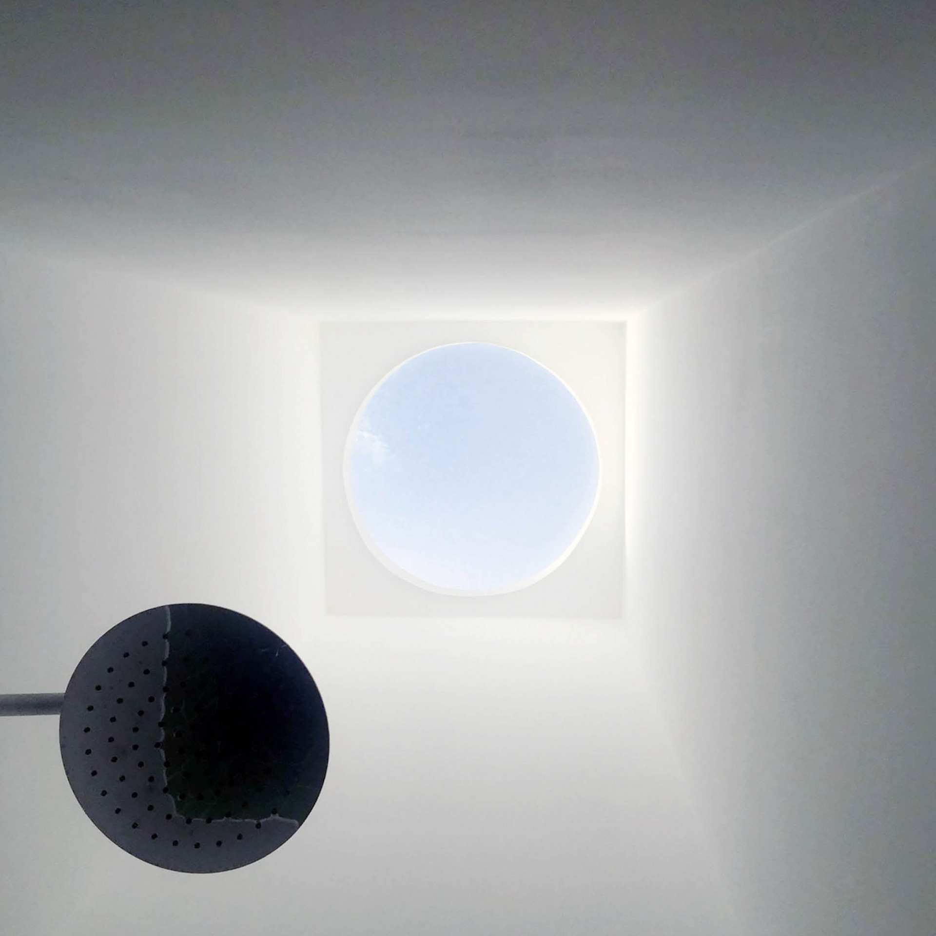 Malý dům s monumentální sprchou v Amarante, fala atelier