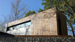 Dom pod dubom, Molnár-Peráček