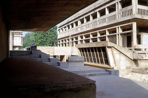Institut indologie, 1962, Ahmedabad v Indii