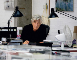 První monografie Jana Kaplického vyšla 12 let po jeho smrti