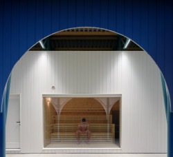 Sauna bude v provozu zřejmě od podzimu. (Zázemí Lesního koupaliště, Mjölk architekti, Marie Vondráková)