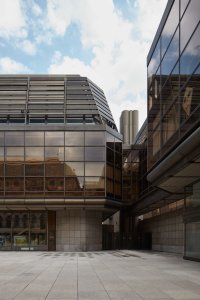 Urbanistické řešení a koncept vyzdvižení budov pochází od architekta Pavla Kupky