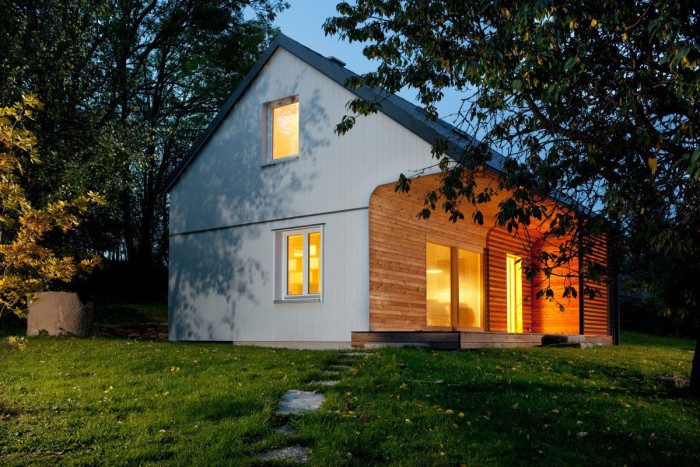 Majo architekti navrhli drobný rekreační objekt v jihočeském Senotíně