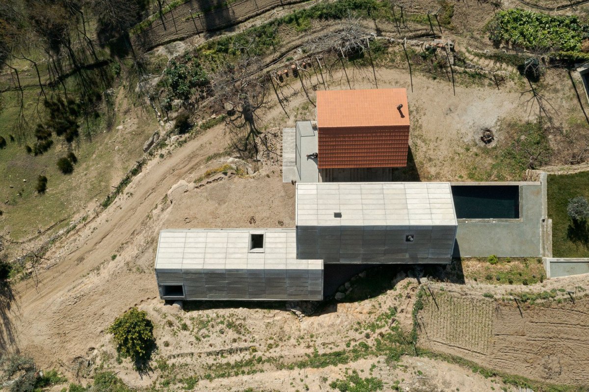 Casa NaMora v Portugalsku od Davida Bilo a Filipe Pina