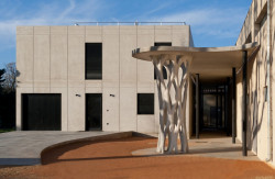 Obr. 27: Ukázka organicky tvarovaného sloupu, XTreeE, Francie,