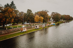22. března zavítá do Hradce Králové několika desítek veřejných, klubových, soukromých i pop-up pojízdných saun. Oslaví tak výročí 800 let od první písemné zmínky o městě.