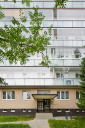 Revitalizace panelového domu v Rožnově pod Radhoštěm, Holiš + Šochová architekti