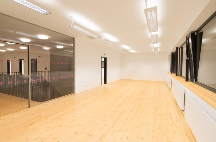 Studio acht, Centrum andragogiky, Svobodné Dvory – foto