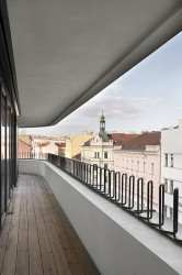 Aulík Fišer architekti realizovali polyfunkční dům v Libni, který reaguje na urbanisticky nejednotnou městskou zástavbu