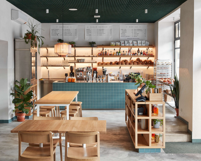 Do zelené barvy ho oblékli architekti a architektky ze studia NEUHAUSL HUNAL. Zvolili ji kvůli blízkosti Ďolíčku – fotbalového stadionu Bohemians.