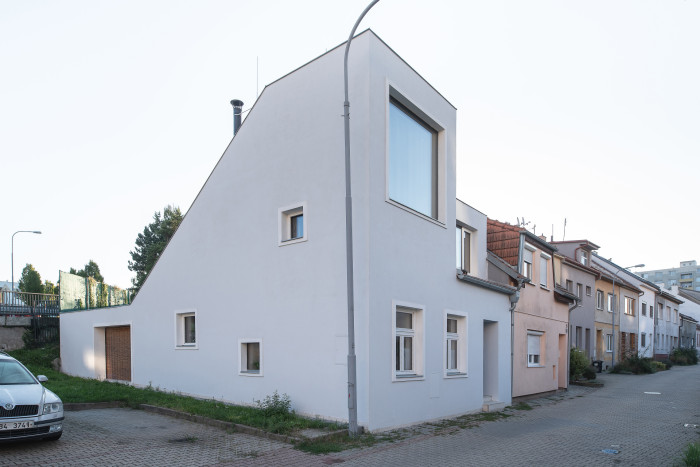 Přestavba řadového domu v Kohoutovicích od Ateliéru Kopecký