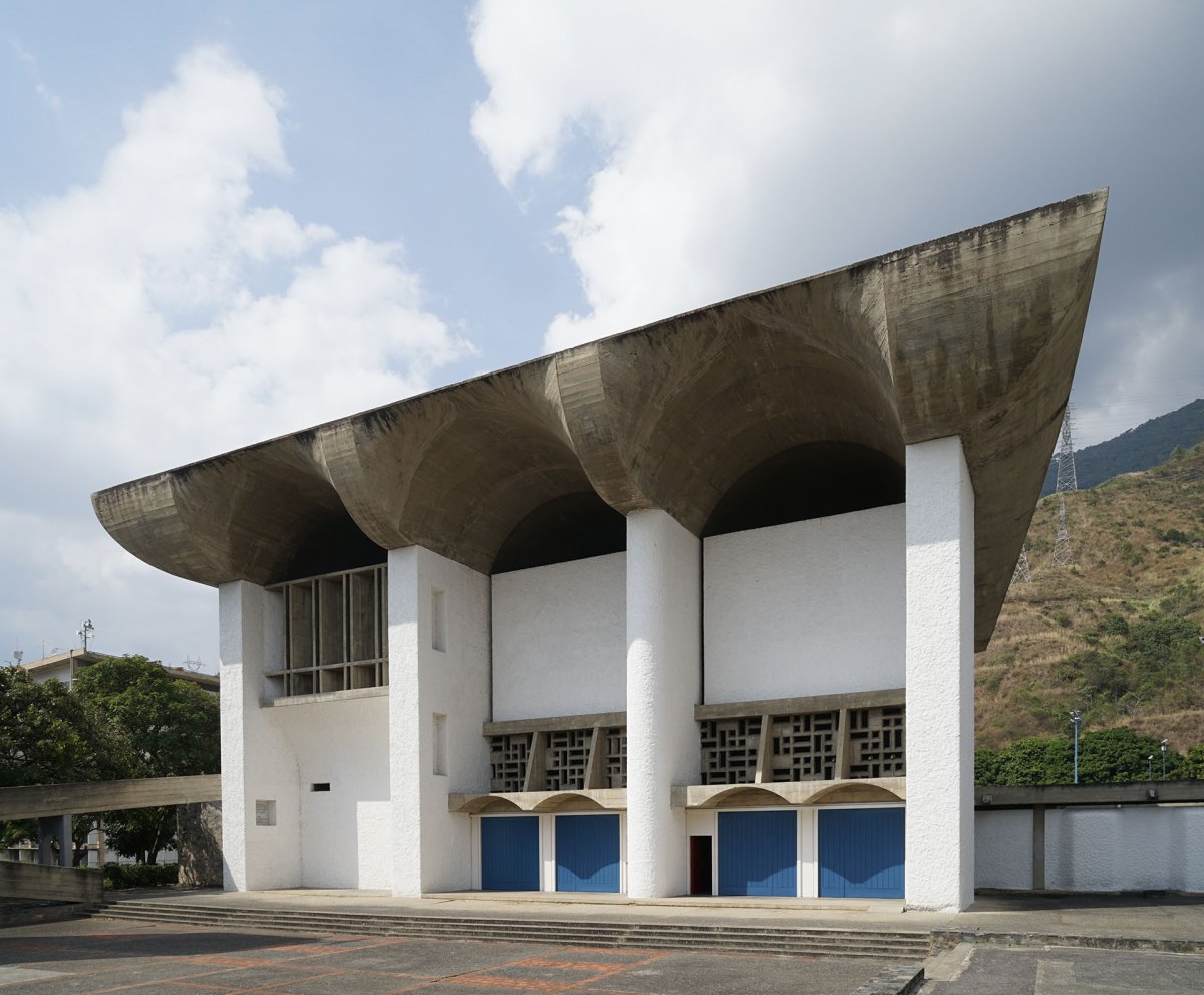 Od 9. března do 4. června 2025 je možné navštívit výstavu Caracas: Zapomenutá metropole modernismu ve Winternitzově vile.