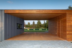 Přestavba zázemí fotbalového týmu TJ Vlčovice-Mniší, Kamil Mrva Architects