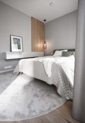 Dům obsahuje také dvě ložnice, každou se svým vlastním výhledem