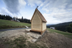 Jana Krákorová (ABM architekti), Zvonička na Vlašských Boudách – foto