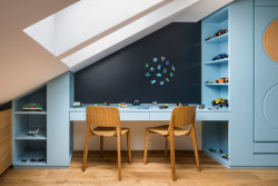 Rekonstrukce interiéru žižkovského mezonetu v Praze od No Architects