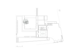 Půdorys 1. NP (Rodinný dům v Záhorských sadech, ČECHVALA ARCHITECTS)