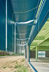 Educan Centrum od španělského studia Eeestudio