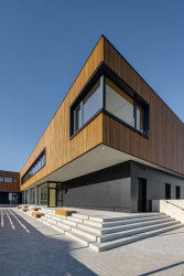 Pavilon ZŠ Smečno, LCArch s.r.o. - foto