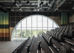 MK Gallery, 6a architects: Sky Room nabízí místo pro 200 diváků.