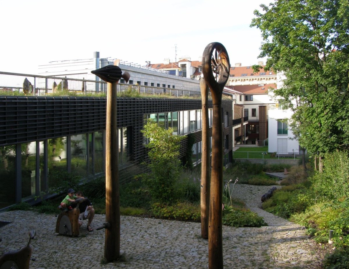 ekologické centrum Otevřená zahrada od Projektil architekti